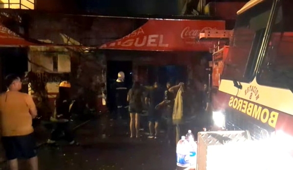 Pareja muere quemada en incendio de una despensa en Ciudad del Este - Noticiero Paraguay