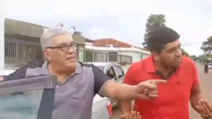 Cerrajero se equivocó de auto, abrió otro vehículo y casi fue preso