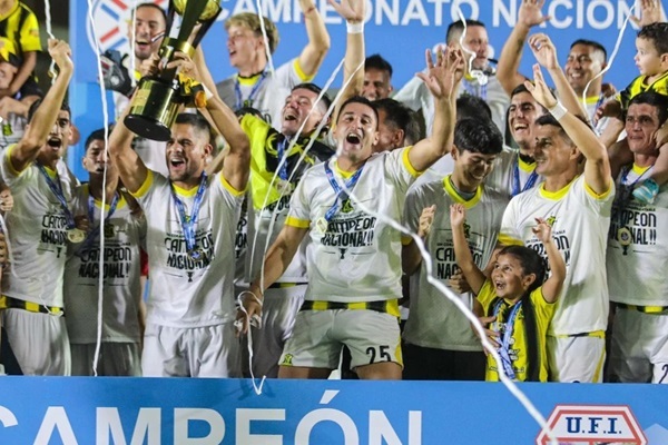 Guaraní de Fram asciende a Intermedia tras épica final por penales