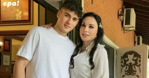 Zuni estalla de felicidad: su hijo se recibe en la cuna de la civilización