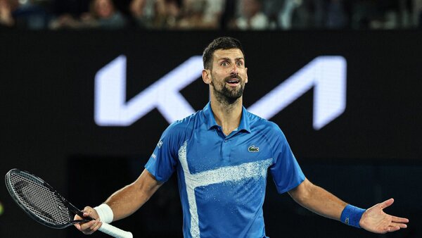 Djokovic firma un tenis sublime y deja a Alcaraz sin semifinal