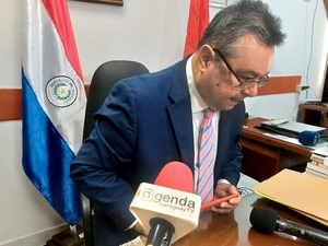 Leite cuestiona a ministros por hablar con los medios como en «asado entre los perros»