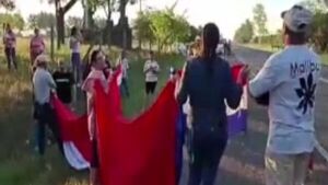 Protesta contra la reubicación de peaje en el límite entre Misiones e Itapúa - SNT