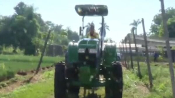 Entregan tractores agrícolas a productores en J. Augusto Saldívar - SNT