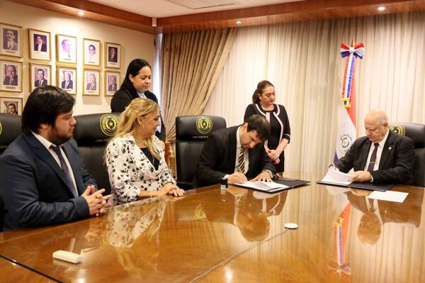 CSJ y UAL suscribieron convenio para promover actividades académicas y pasantías laborales