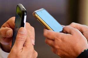 Proponen ley para prohibir uso de teléfonos celulares en todas las escuelas del país  - Política - ABC Color