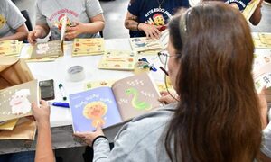 Kits escolares del MEC incluyen libros de cuentos por primera vez - ADN Digital