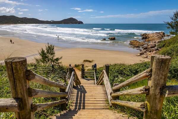 Cómo una playa aislada en Santa Catarina se convirtió en la favorita de Brasil - Viajes - ABC Color