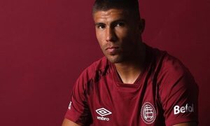 Así fue presentado Ronaldo Dejesús por el Lanús