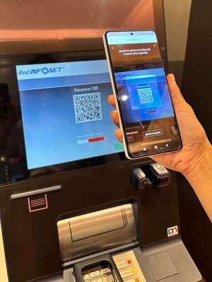 Cada vez más usuarios prefieren retirar dinero del cajero utilizando código QR - Negocios - ABC Color