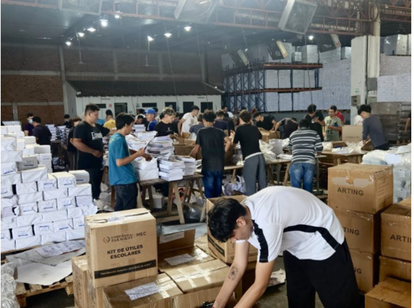 MEC inicia embalaje de kits escolares y anuncia distribución en las próximas semanas