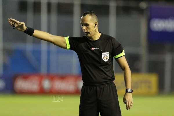 Versus / Supercopa: David Ojeda comanda el equipo arbitral