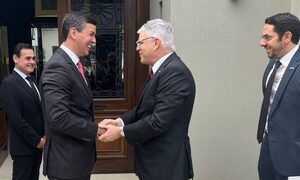 Ostfield habría culminado oficialmente su misión como embajador de EE. UU. en Paraguay