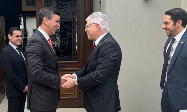 Ostfield habría culminado oficialmente su misión como embajador de EE. UU. en Paraguay