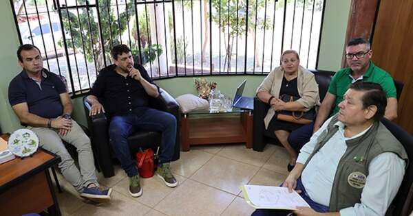 La Nación / Autoridades sanjuaninas abogan por lotes para la UNAMIS y el hospital general ante el Indert