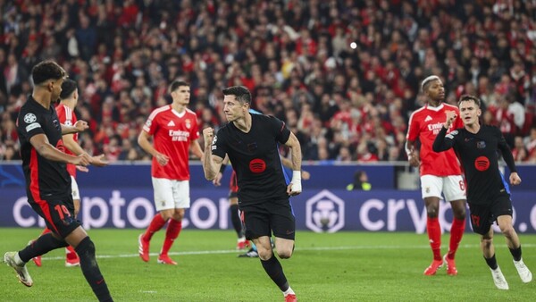 El Barcelona, directo a octavos tras ganar en Lisboa un partido loco