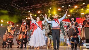 Danza paraguaya lució en el 34° Festival del Chamamé