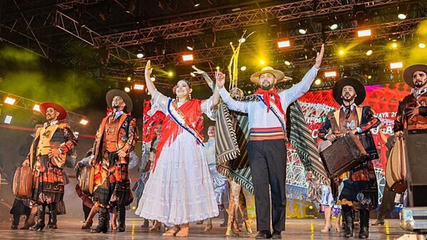 Danza paraguaya lució en el 34° Festival del Chamamé