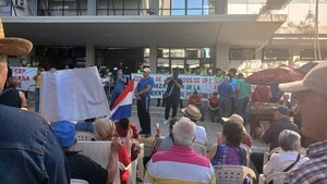 Jubilados exigen reajuste de haberes y denuncian inequidad