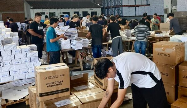 MEC prepara kits escolares y anuncia distribución a más de 1.400.000 estudiantes