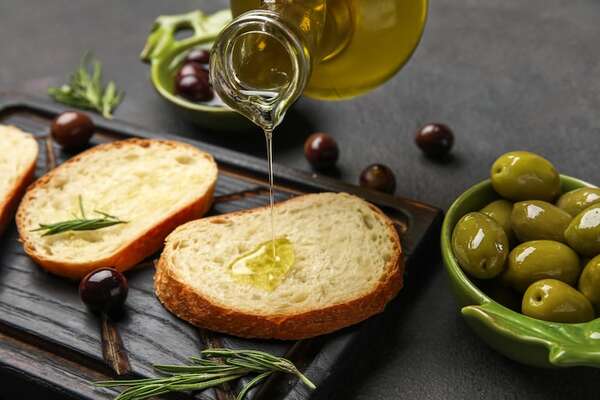 Diferencias entre aceite de oliva virgen y extra virgen: cuándo usar cada uno - Gastronomía - ABC Color
