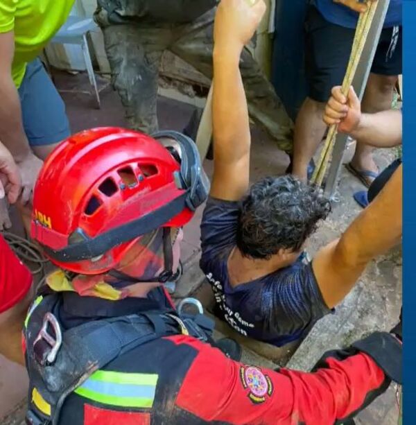 Rescatan a un hombre y mita’i de 2 años que cayeron a un pozo de 25 metros
