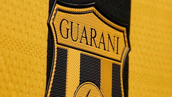 Versus / ¡Se revela la nueva camiseta de Guaraní!