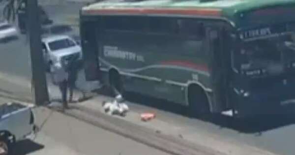 La Nación / Investigan caso de mujer que murió tras caer de un bus