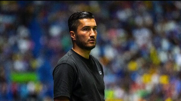 Versus / El Borussia Dortmund despide al técnico Nuri Sahin