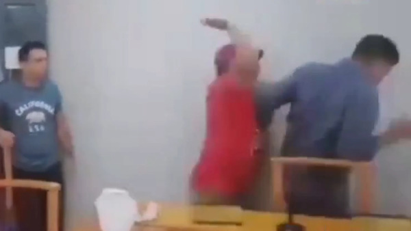 Concejales de Vaquería a los golpes