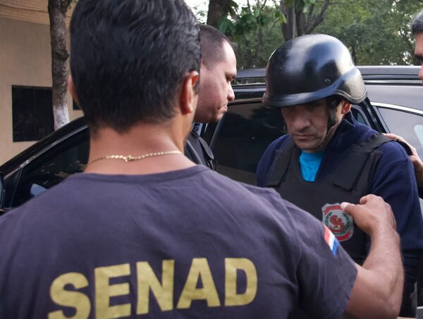 Destituyen a exjefe de la SENAD, acusado de estar vinculado a "Tío Rico" · Radio Monumental 1080 AM