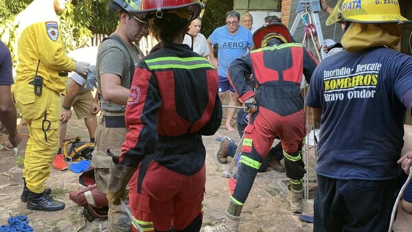 Rescate a niño que cayó a un pozo: El difícil operativo de los bomberos en Capiatá