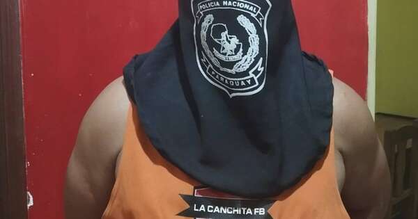 Diario HOY | Hombre detenido por exhibicionismo tras ser encontrado desnudo dentro de un vehículo
