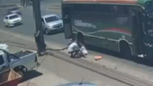 Multan a empresa de transporte tras caída y muerte de pasajera - 1000 Noticias