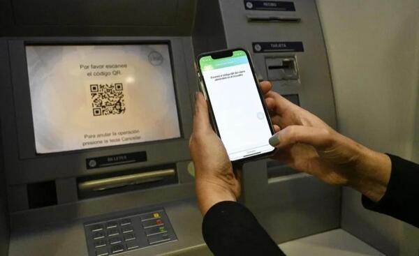 Aumentan los retiros de dinero a través de código QR - 1000 Noticias