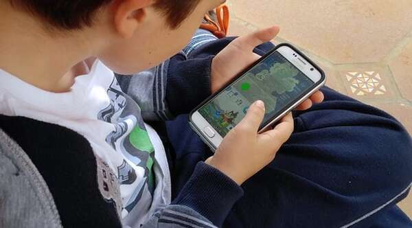 Ejecutivo prepara proyecto de ley de protección infantil en redes sociales - Noticiero Paraguay