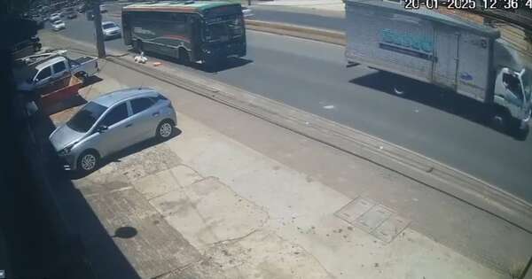 Diario HOY | “¿Por qué el chofer, al ver lo que pasaba, no cerró la puerta?”, pregunta la madre