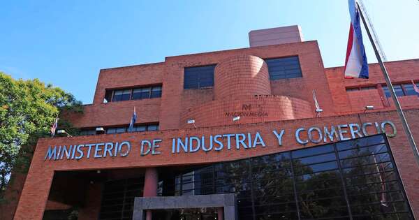 Diario HOY | Sector de servicios generó más de 9.200 empleos en el 2024