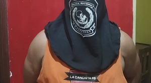 Hombre detenido por exhibicionismo tras ser encontrado desnudo dentro de un vehículo
