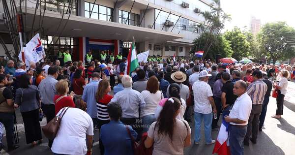 La Nación / IPS considera inviable el ajuste del 10 % reclamado por los jubilados