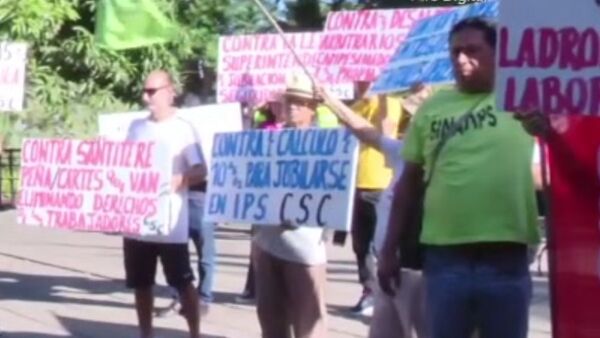 Manifestación frente al MIC en defensa del salario mínimo - SNT