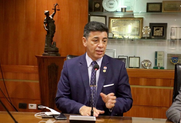 Para el ministro Víctor Ríos, “la mafia de los pagarés” es una cuestión cultural