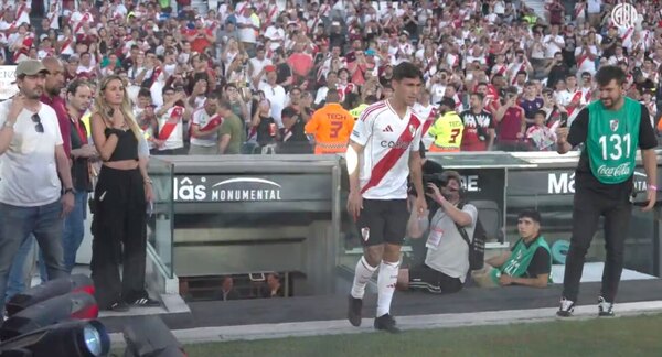Versus / Muy aplaudido: Así fue la presentación de Matías Rojas en River Plate