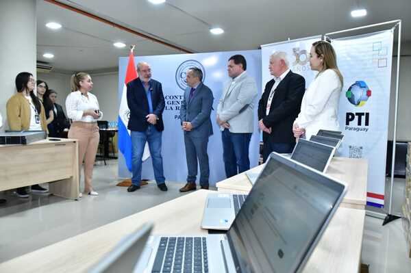 Contraloría recibe 250 notebooks para mejorar la fiscalización del FONAE - ADN Digital