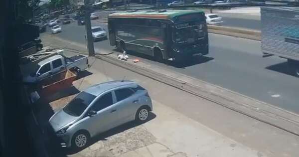 La Nación / Dinatran abre sumario a empresa de transporte tras caída fatal de mujer