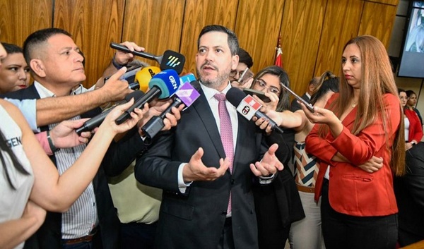 Latorre resalta «cambios» en la política exterior de EE.UU