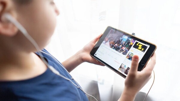 Los celulares no son para los niños, advierte especialista en ciberseguridad