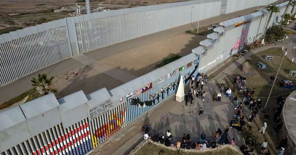 La Nación / Departamento de Justicia amenaza a autoridades locales que rechacen las órdenes migratorias