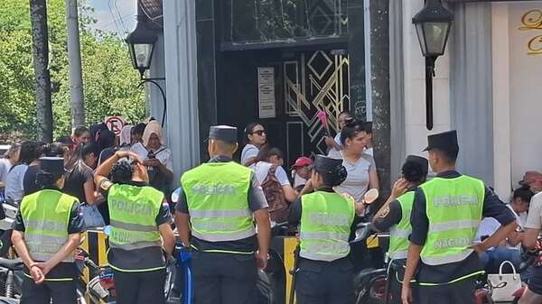 Mujeres que fueron rechazadas de la Policía, pese a pasar el examen, denuncian discriminación - Policiales - ABC Color