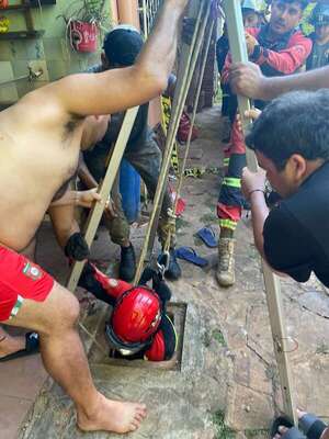 Así rescataron a un niño y a un hombre atrapados en un pozo en Capiatá  - Nacionales - ABC Color